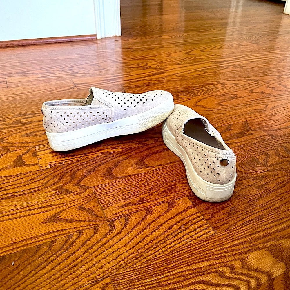 Loafers sneakers, Steve Madden casual slip on beige/tan, size 6.5